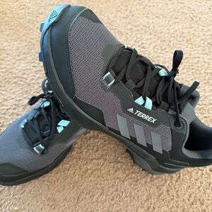 * New without Tags* Adidas Terrex Continental Shoes